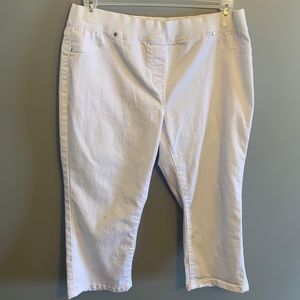 White jean capris size 16
